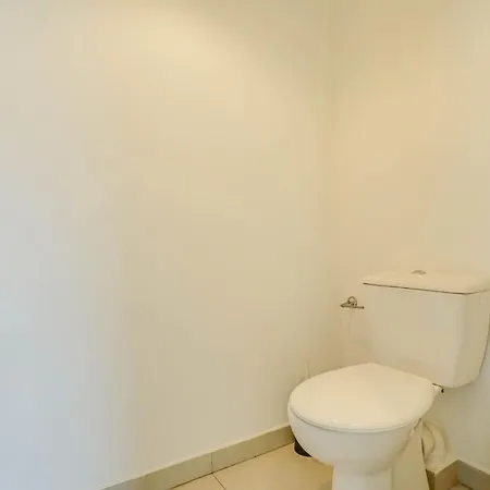 Spacieux Rooftop Parking, Terrasse Ensoleillee Apartment *