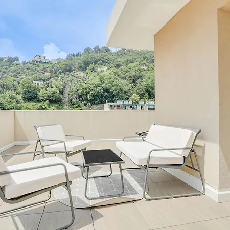 Apartment Spacieux Rooftop Parking, Terrasse Ensoleillee