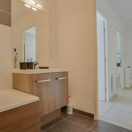 Spacieux Rooftop Parking, Terrasse Ensoleillee Appartement *
